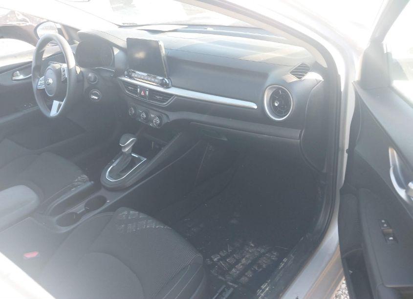 Photo 5 of 2021 Kia Forte LXS (VIN 3KPF24AD3ME413704)