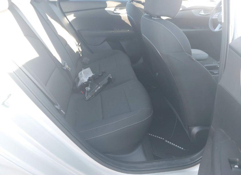 Photo 8 of 2021 Kia Forte LXS (VIN 3KPF24AD3ME413704)