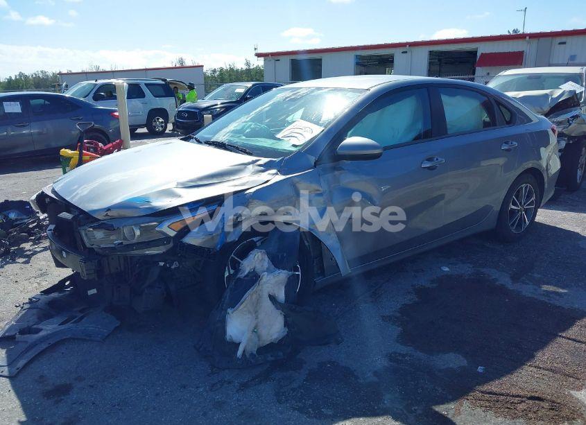 Photo 2 of 2022 Kia Forte LXS (VIN 3KPF24AD3NE426440)