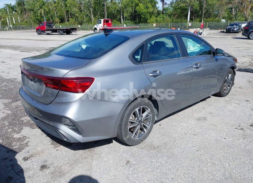 Photo 4 of 2022 Kia Forte LXS (VIN 3KPF24AD3NE426440)