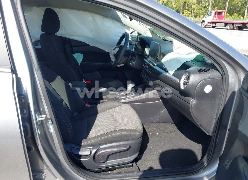 Photo 5 of 2022 Kia Forte LXS (VIN 3KPF24AD3NE426440)