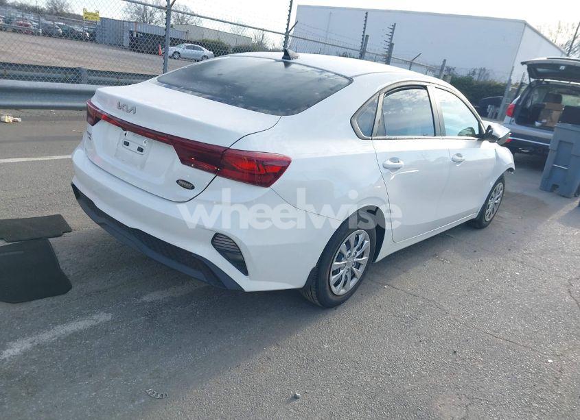 Photo 4 of 2022 Kia Forte FE (VIN 3KPF24AD3NE451208)