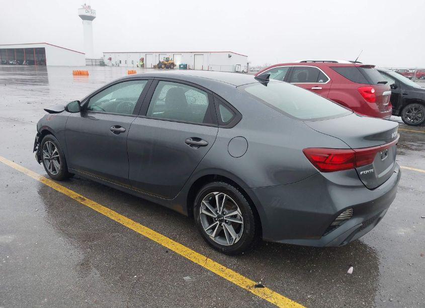 Photo 3 of 2022 Kia Forte LXS (VIN 3KPF24AD3NE452116)