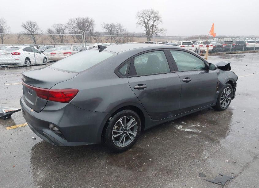 Photo 4 of 2022 Kia Forte LXS (VIN 3KPF24AD3NE452116)