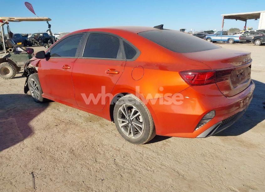 Photo 3 of 2022 Kia Forte LXS (VIN 3KPF24AD3NE472110)