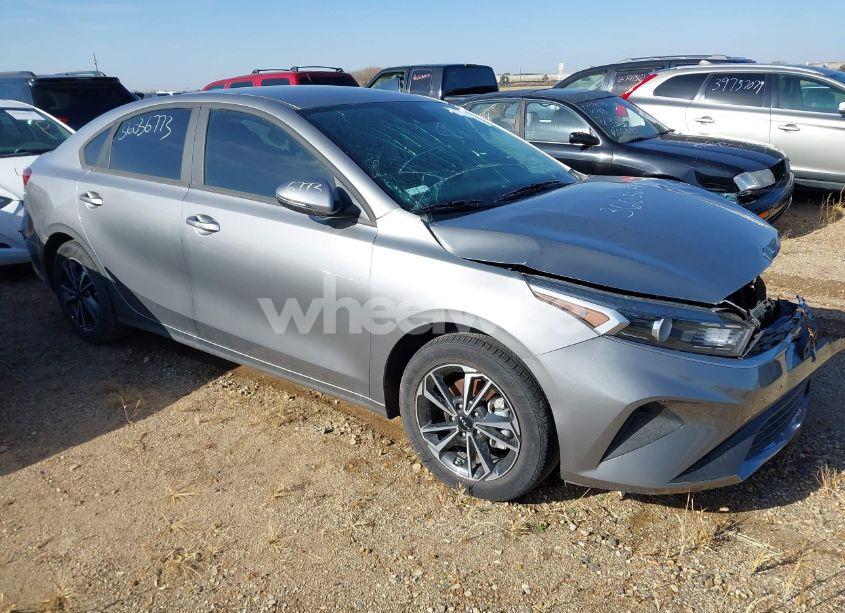 2022 Kia Forte LXS (VIN 3KPF24AD3NE503081) main photo