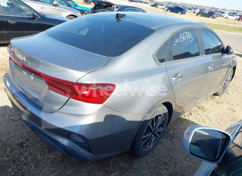 Photo 4 of 2022 Kia Forte LXS (VIN 3KPF24AD3NE503081)