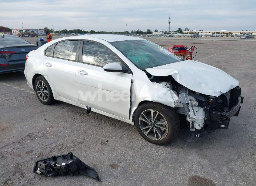 2023 Kia Forte LXS (VIN 3KPF24AD3PE509515) main photo