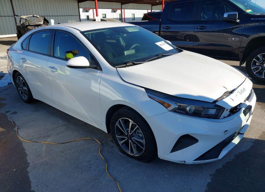 2023 Kia Forte LXS (VIN 3KPF24AD3PE539081) main photo