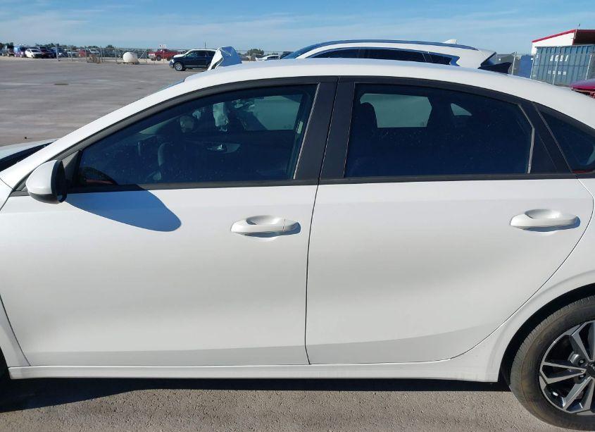 Photo 14 of 2023 Kia Forte LXS (VIN 3KPF24AD3PE539081)