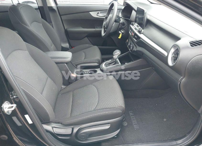 Photo 5 of 2023 Kia Forte LXS (VIN 3KPF24AD3PE549805)