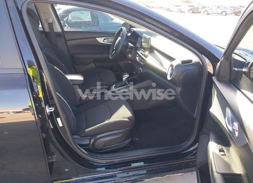 Photo 5 of 2023 Kia Forte LX (VIN 3KPF24AD3PE555474)