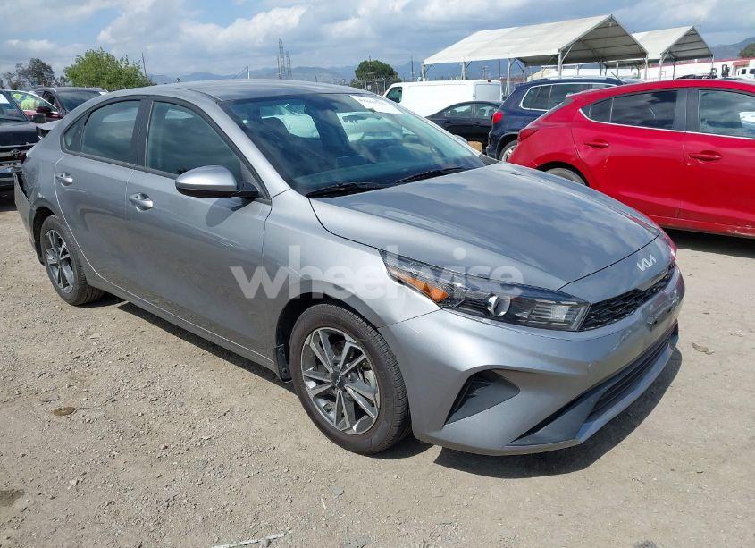 2023 Kia Forte LXS (VIN 3KPF24AD3PE617505) main photo