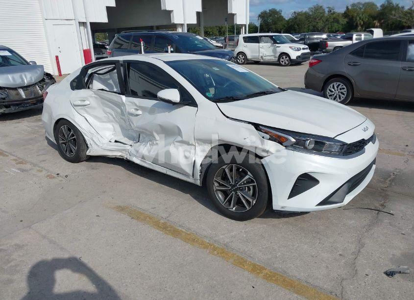 2023 Kia Forte LXS (VIN 3KPF24AD3PE679289) main photo