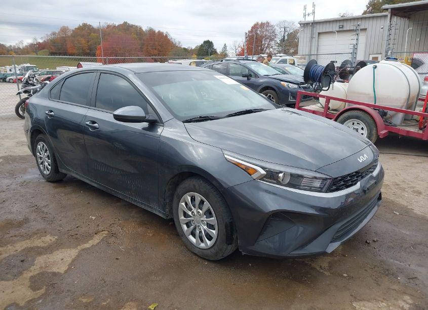 2023 Kia Forte LX (VIN 3KPF24AD3PE685402) main photo