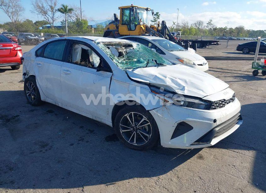 2023 Kia Forte LXS (VIN 3KPF24AD3PE694455) main photo