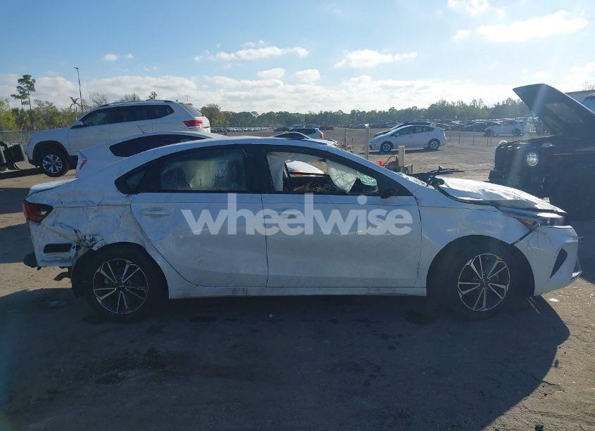 Photo 13 of 2023 Kia Forte LXS (VIN 3KPF24AD3PE694455)