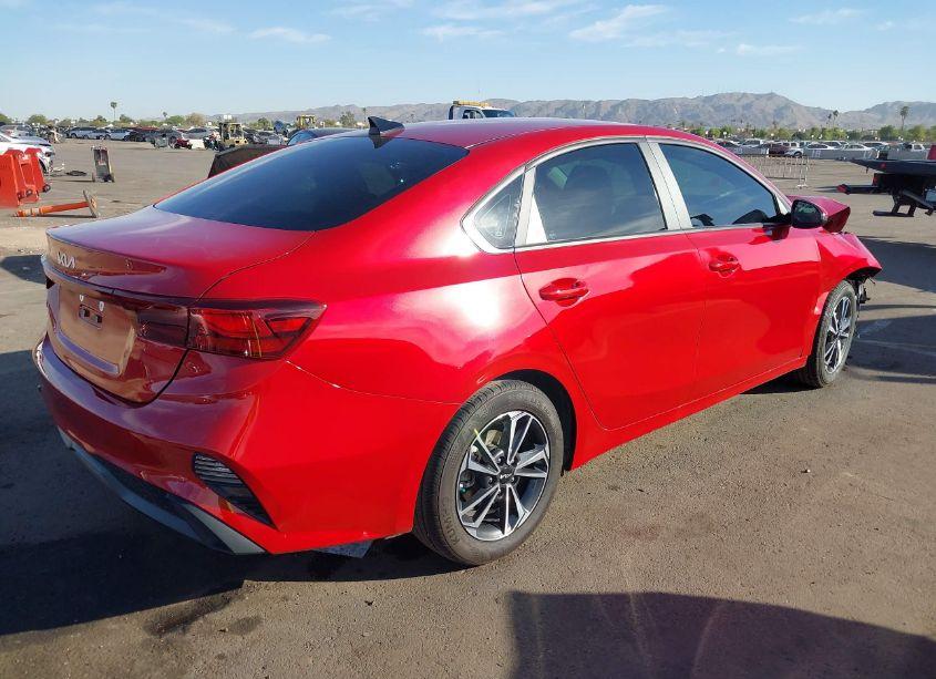 Photo 4 of 2024 Kia Forte LXS (VIN 3KPF24AD3RE698783)