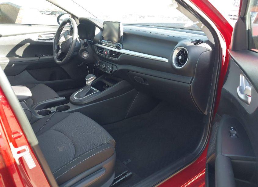 Photo 5 of 2024 Kia Forte LXS (VIN 3KPF24AD3RE698783)