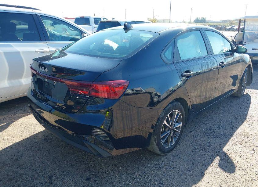 Photo 4 of 2024 Kia Forte LXS (VIN 3KPF24AD3RE708938)