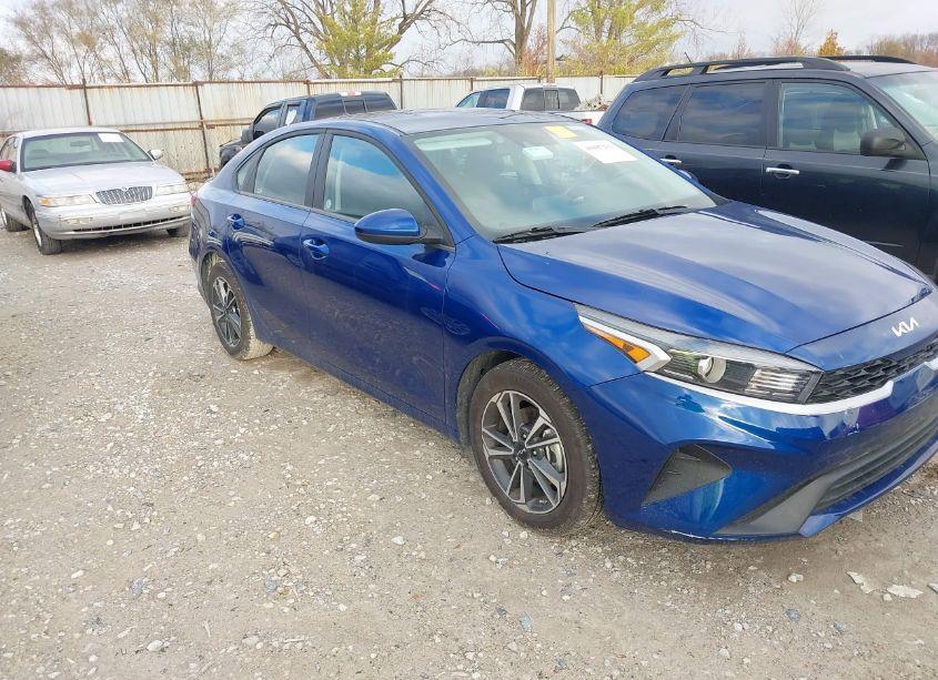 2024 Kia Forte LXS (VIN 3KPF24AD3RE727067) main photo