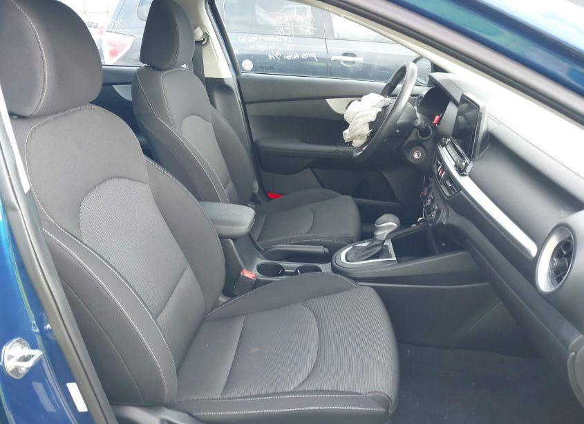 Photo 5 of 2024 Kia Forte LXS (VIN 3KPF24AD3RE727067)