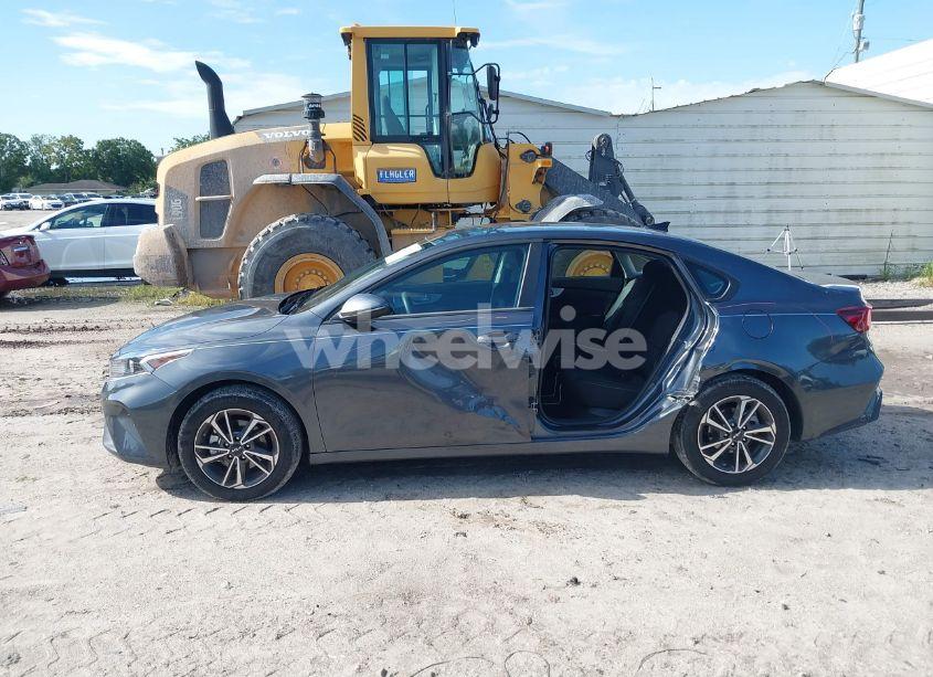 Photo 14 of 2024 Kia Forte LXS (VIN 3KPF24AD3RE729465)