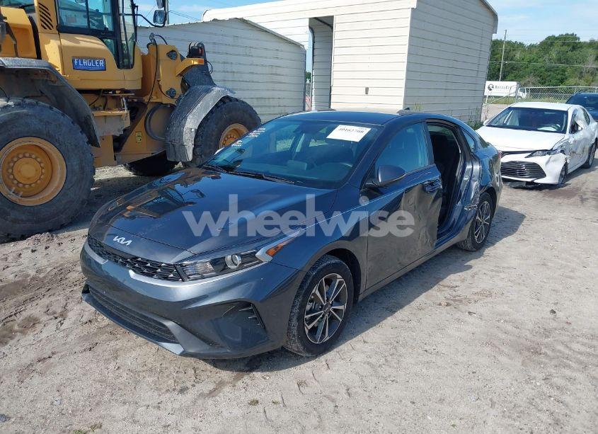 Photo 2 of 2024 Kia Forte LXS (VIN 3KPF24AD3RE729465)