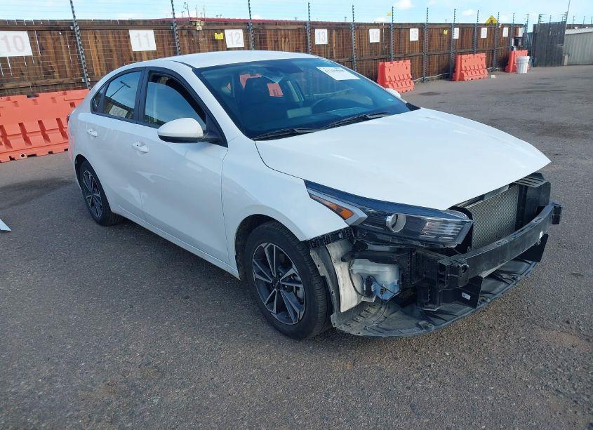 2024 Kia Forte LX/LXS (VIN 3KPF24AD3RE732902) main photo