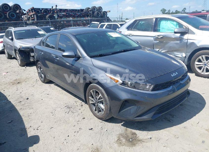 2024 Kia Forte LXS (VIN 3KPF24AD3RE757105) main photo