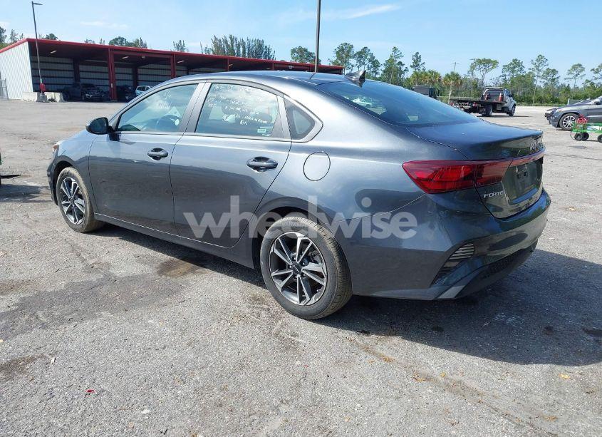 Photo 3 of 2024 Kia Forte LXS (VIN 3KPF24AD3RE770503)