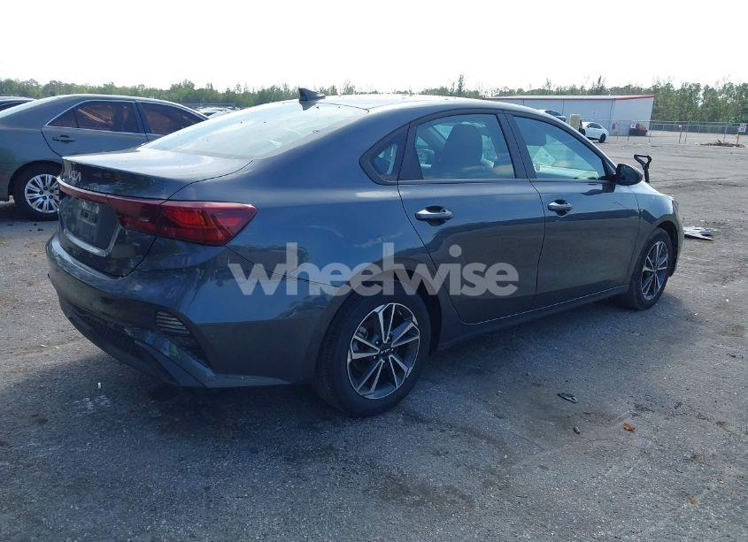 Photo 4 of 2024 Kia Forte LXS (VIN 3KPF24AD3RE770503)