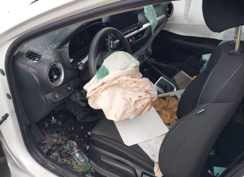 Photo 5 of 2024 Kia Forte LXS (VIN 3KPF24AD3RE781906)