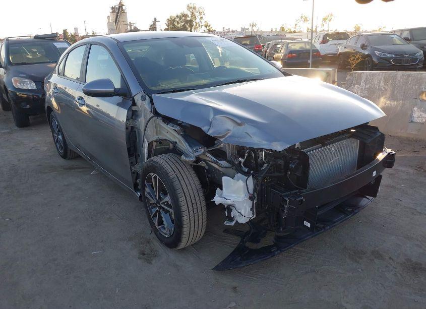 2024 Kia Forte LXS (VIN 3KPF24AD3RE786068) main photo