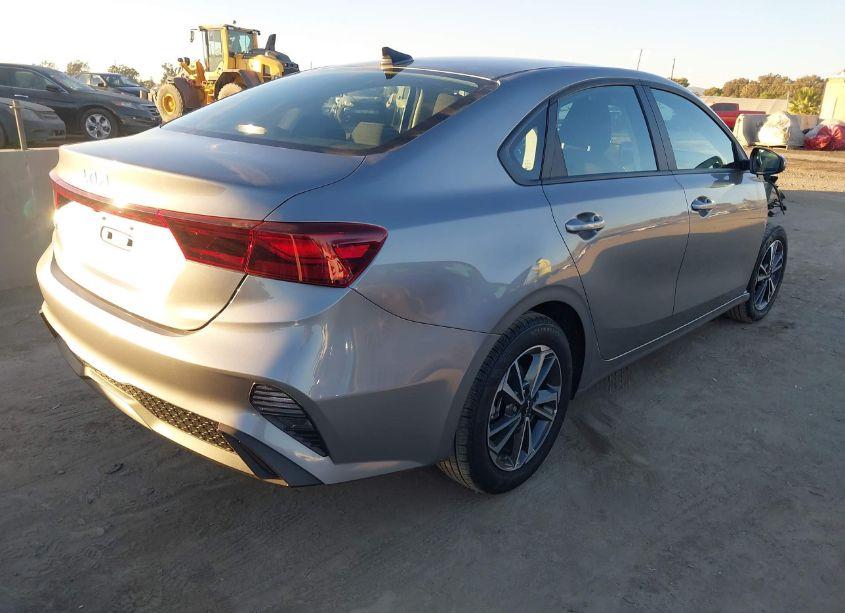 Photo 4 of 2024 Kia Forte LXS (VIN 3KPF24AD3RE786068)