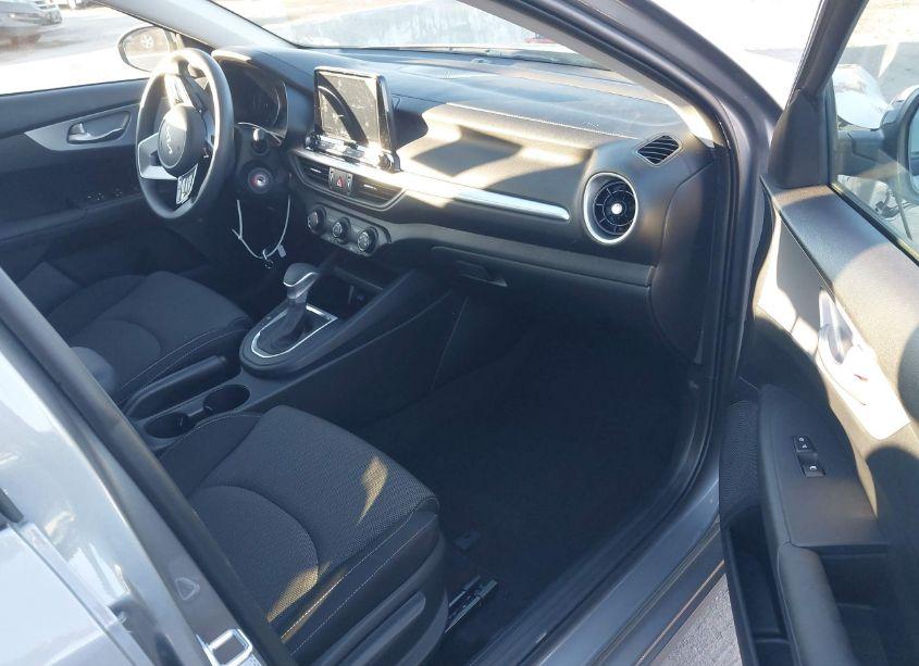 Photo 5 of 2024 Kia Forte LXS (VIN 3KPF24AD3RE786068)