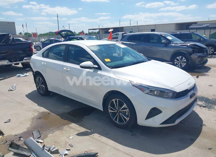 2024 Kia Forte LXS (VIN 3KPF24AD3RE797023) main photo