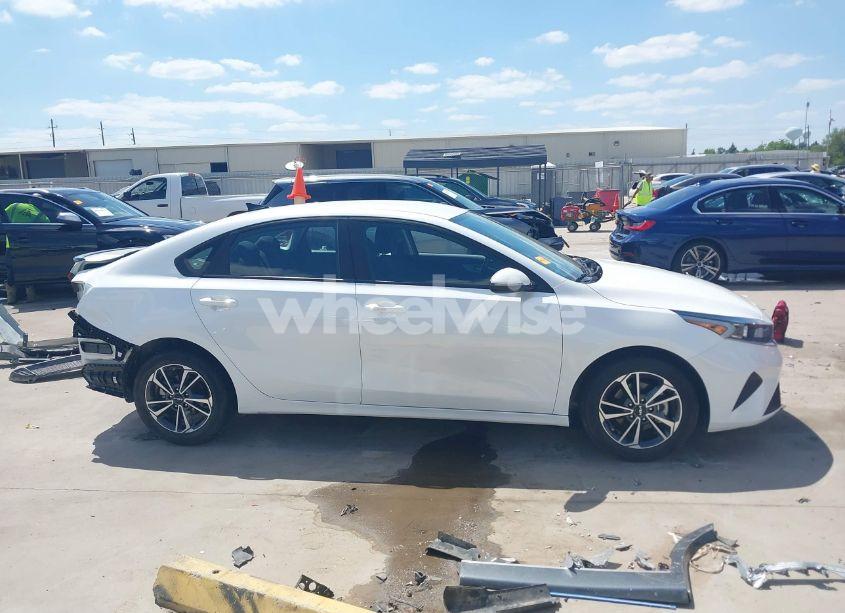 Photo 14 of 2024 Kia Forte LXS (VIN 3KPF24AD3RE797023)