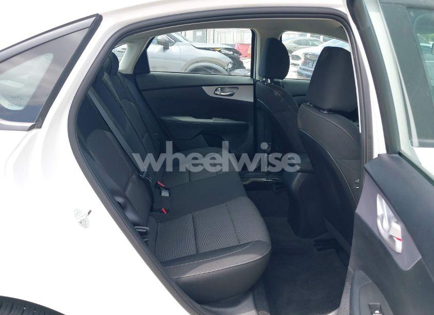 Photo 8 of 2024 Kia Forte LXS (VIN 3KPF24AD3RE797023)