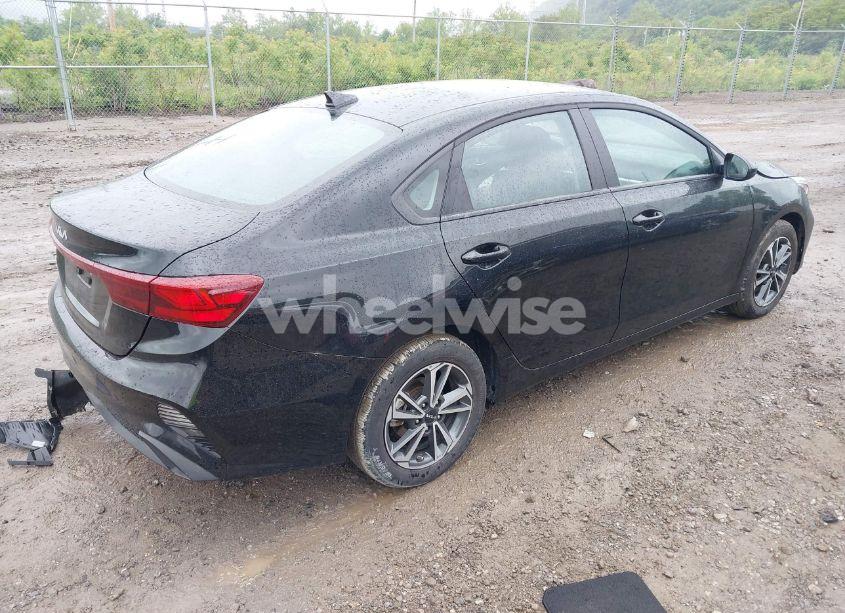 Photo 4 of 2024 Kia Forte LXS (VIN 3KPF24AD3RE804925)