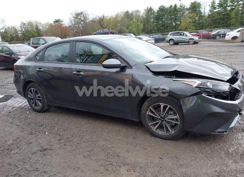 Photo 13 of 2024 Kia Forte LXS (VIN 3KPF24AD3RE806366)