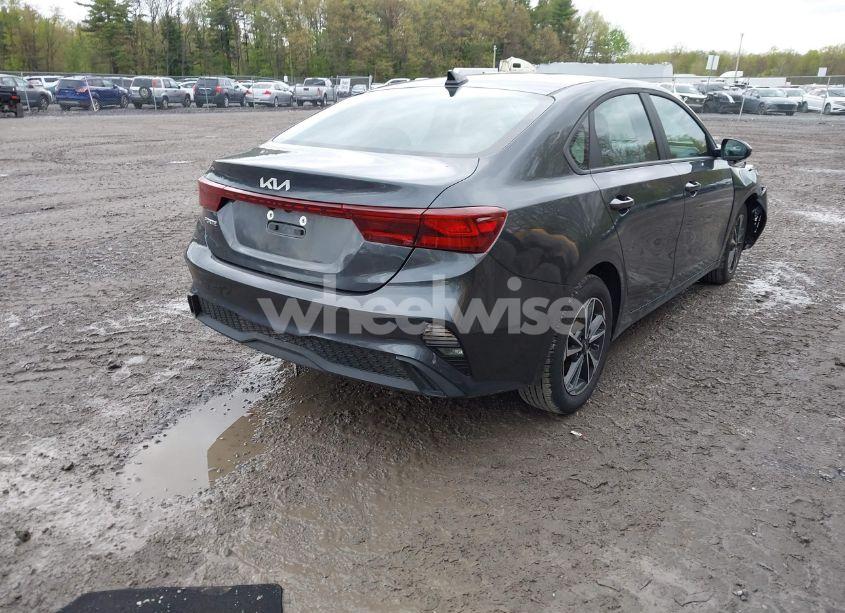 Photo 4 of 2024 Kia Forte LXS (VIN 3KPF24AD3RE806366)