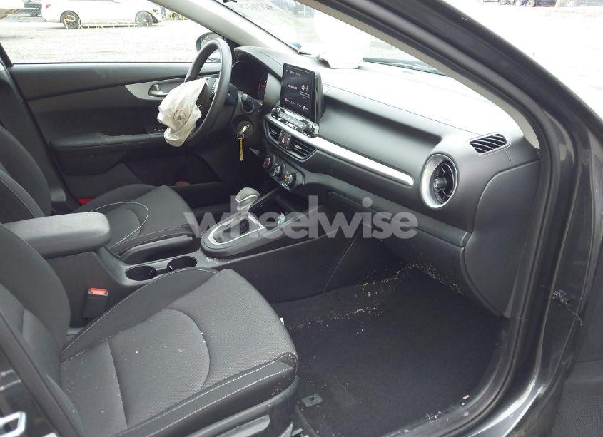 Photo 5 of 2024 Kia Forte LXS (VIN 3KPF24AD3RE806366)