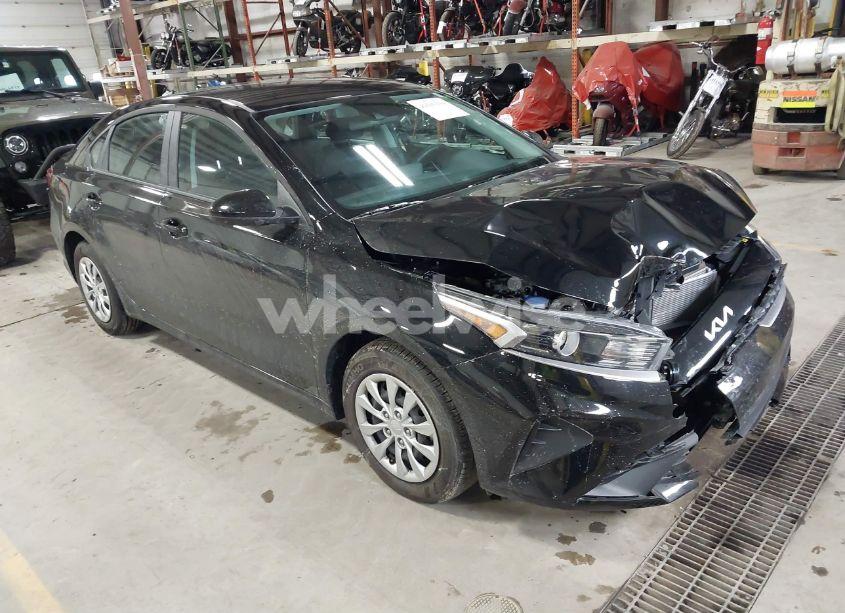 2024 Kia Forte LX (VIN 3KPF24AD3RE812233) main photo