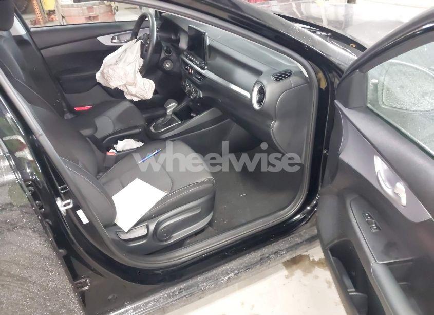 Photo 5 of 2024 Kia Forte LX (VIN 3KPF24AD3RE812233)