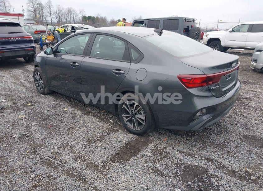 Photo 3 of 2024 Kia Forte LXS (VIN 3KPF24AD3RE828156)