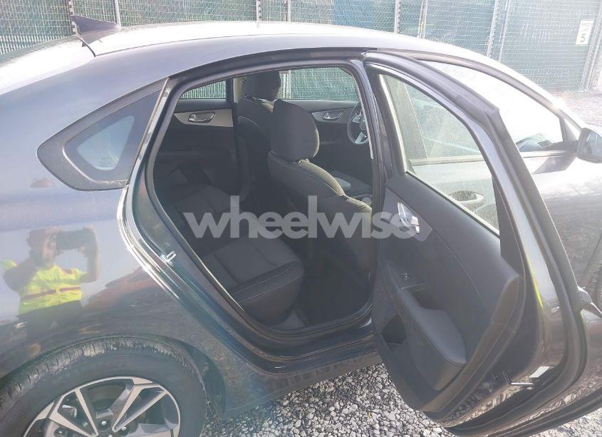 Photo 8 of 2024 Kia Forte LXS (VIN 3KPF24AD3RE828156)