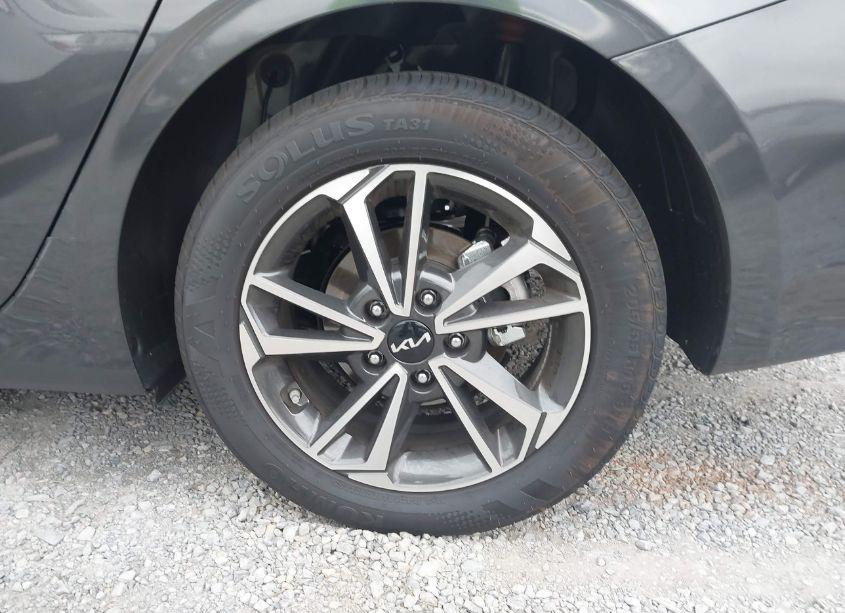 Photo 12 of 2024 Kia Forte LXS (VIN 3KPF24AD3RE835835)