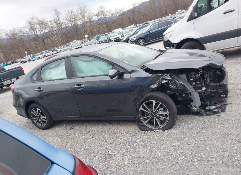 Photo 14 of 2024 Kia Forte LXS (VIN 3KPF24AD3RE835835)