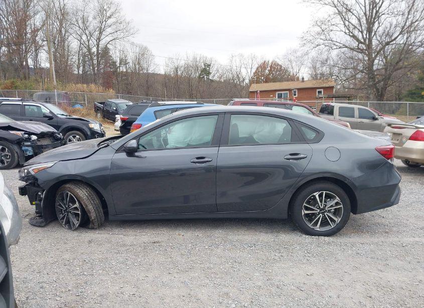 Photo 15 of 2024 Kia Forte LXS (VIN 3KPF24AD3RE835835)